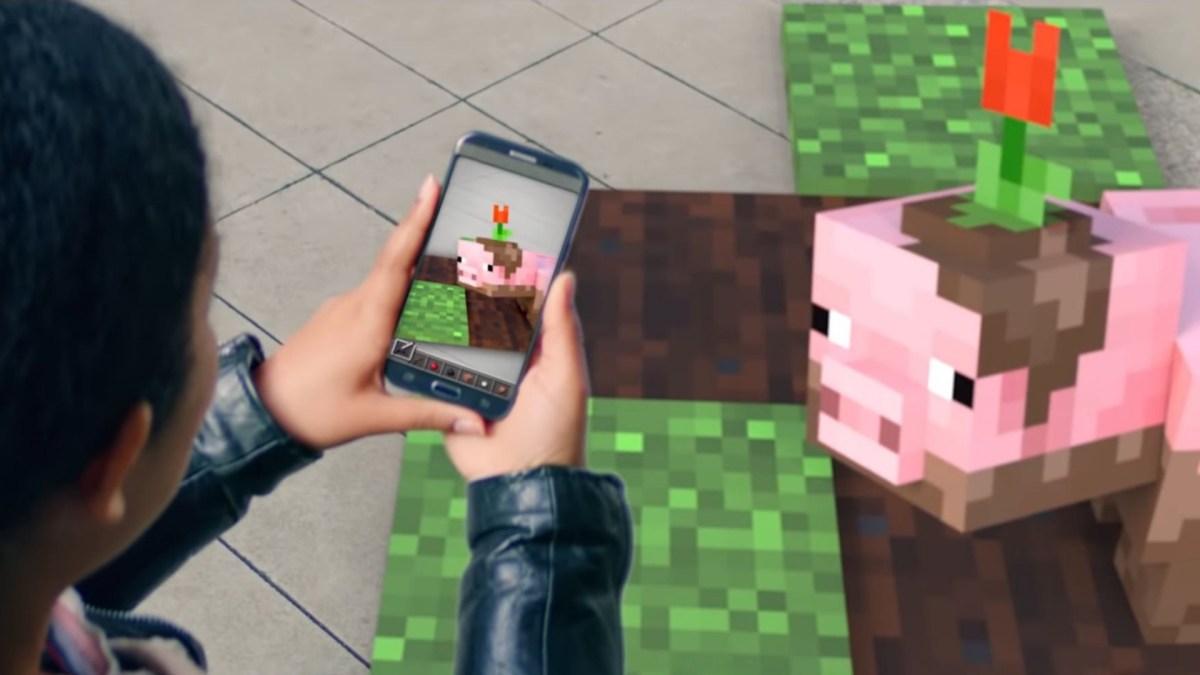 La présentation de Minecraft en réalité augmentée. // Source : Youtube/Microsoft La présentation de Minecraft en réalité augmentée. // Source : Youtube/Microsoft