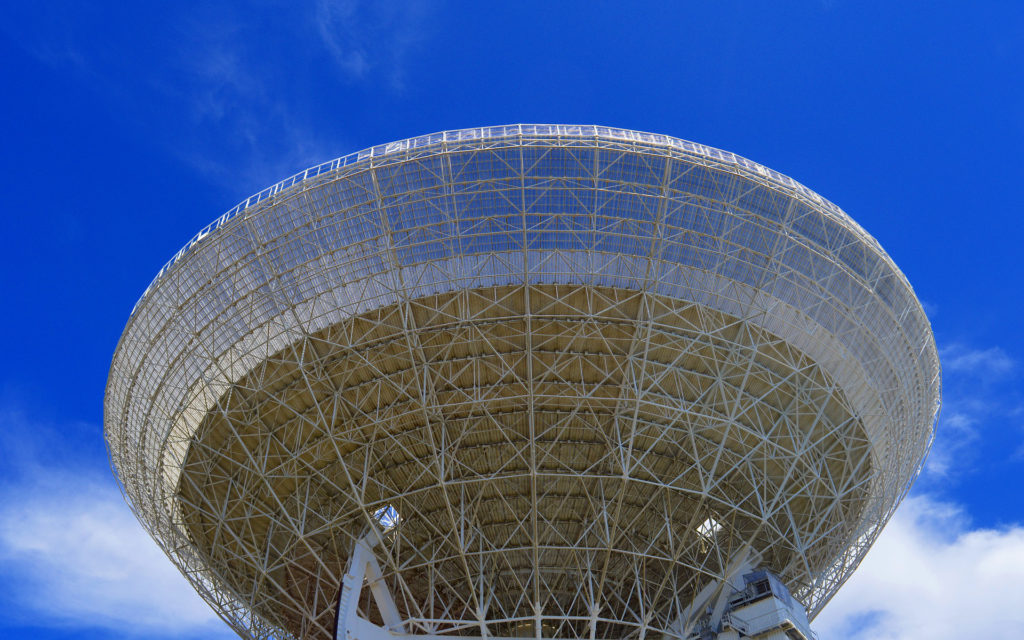 Un radiotélescope terrestre. // Source : Pixabay (photo recadrée) Un radiotélescope terrestre. // Source : Pixabay (photo recadrée)