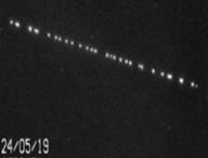 Les satellites StarLink en orbite. // Source : Vimeo/Marco Langbroek