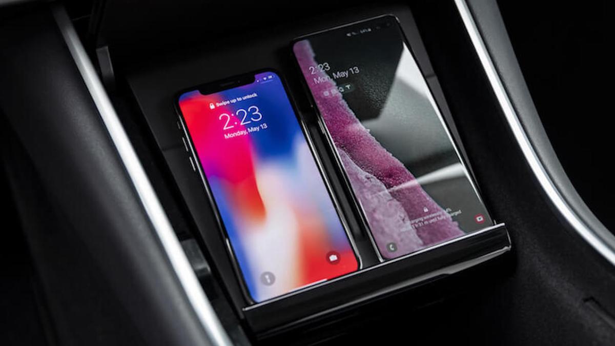 Model 3 Wireless Phone Charger // Source : Tesla Model 3 Wireless Phone Charger // Source : Tesla
