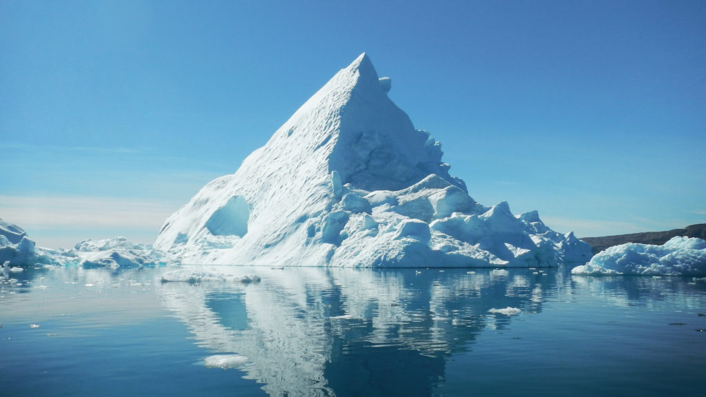 Un iceberg au Groenland. // Source : Pixabay (photo recadrée) Un iceberg au Groenland. // Source : Pixabay (photo recadrée)
