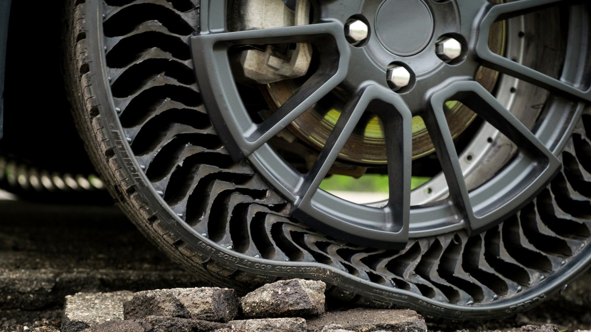 Pneu Michelin Uptis // Source : General Motors Pneu Michelin Uptis // Source : General Motors