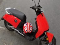 Scooter électrique Super Soco Cu-x // Source : Julien Cadot pour Numerama Scooter électrique Super Soco Cu-x // Source : Julien Cadot pour Numerama