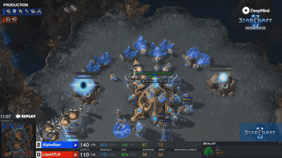 Un match où AlphaStar affronte un joueur professionel. // Source : Blizzard Un match où AlphaStar affronte un joueur professionel. // Source : Blizzard
