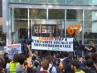 Le blocage du siège d'Amazon. // Source : ANV Cop21