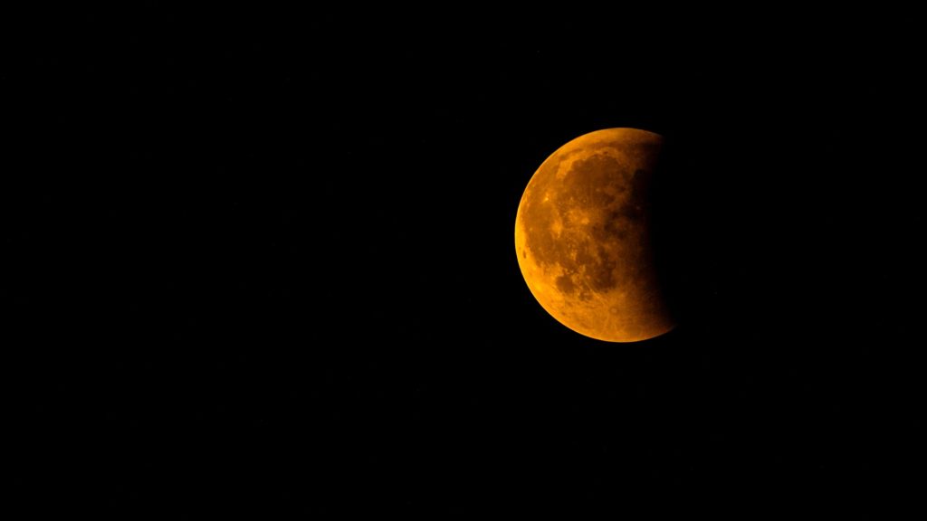 Une éclipse partielle de Lune. // Source : Max Pixel/CC0 Domaine public Une éclipse partielle de Lune. // Source : Max Pixel/CC0 Domaine public