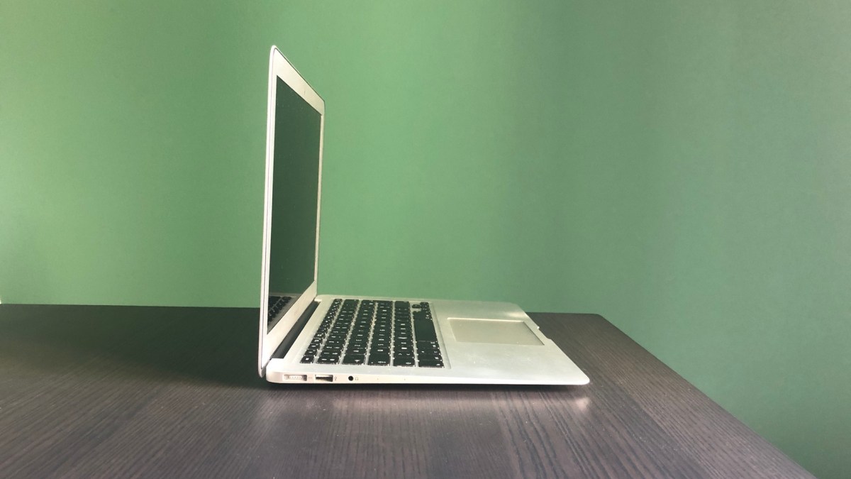Un MacBook Air 2017 // Source : Marie Turcan pour Numerama Un MacBook Air 2017 // Source : Marie Turcan pour Numerama