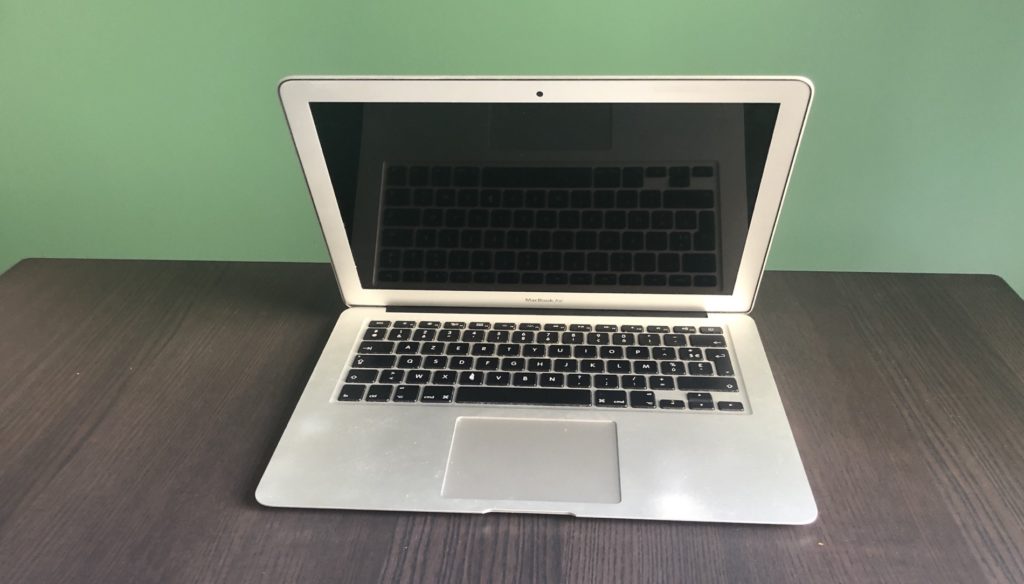 Un MacBook Air 2017 // Source : Numerama Un MacBook Air 2017 // Source : Numerama