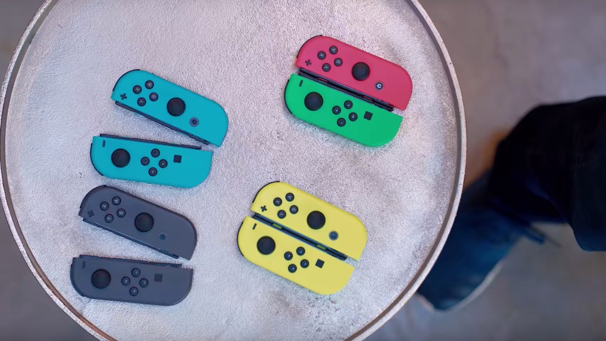 Différents Joy-Con de différentes couleurs // Source : YouTube/Kevin Kenson Différents Joy-Con de différentes couleurs // Source : YouTube/Kevin Kenson