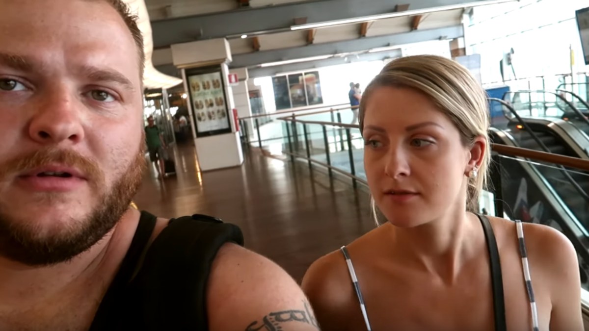 Le couple dans un vlog. // Source : Capture d'écran YouTube / Adrien Chou Le couple dans un vlog. // Source : Capture d'écran YouTube / Adrien Chou