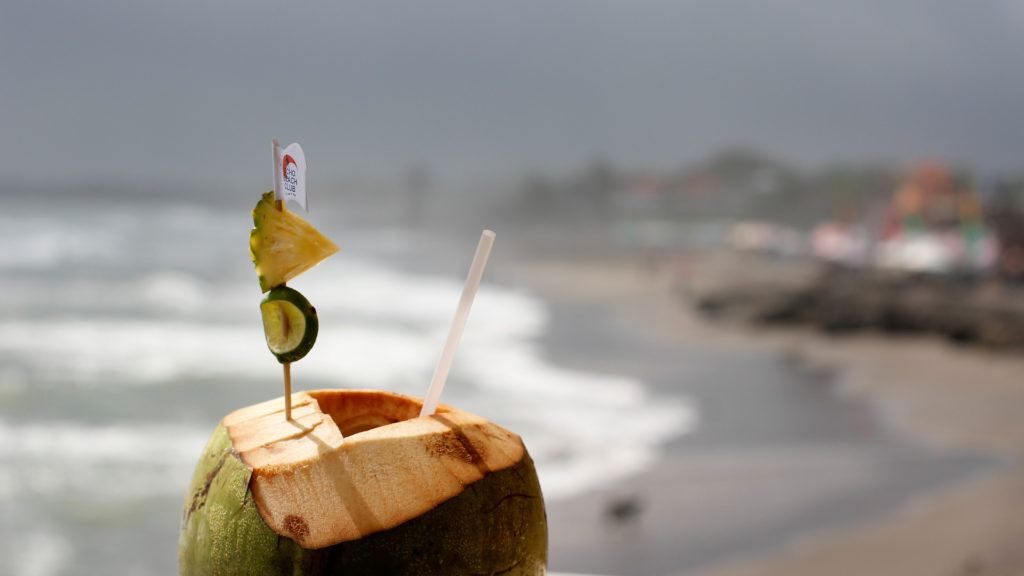 L'eau de coco est recommandée. // Source : Max Pixel/CC0 Domaine public (photo recadrée) L'eau de coco est recommandée. // Source : Max Pixel/CC0 Domaine public (photo recadrée)