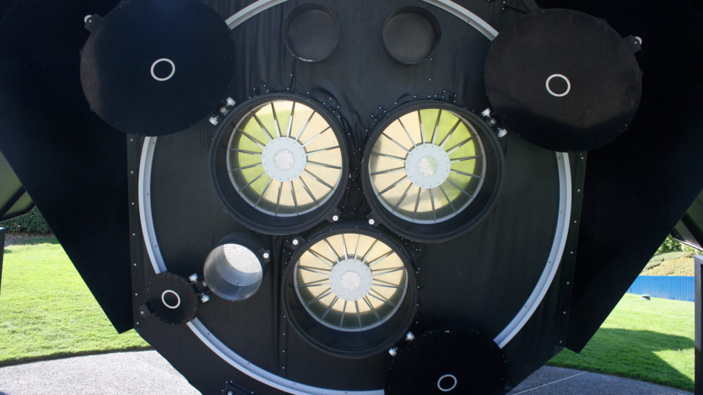 L'observatoire XMM-Newton. // Source : Wikimedia/CC/Mike Peel (photo recadrée) L'observatoire XMM-Newton. // Source : Wikimedia/CC/Mike Peel (photo recadrée)