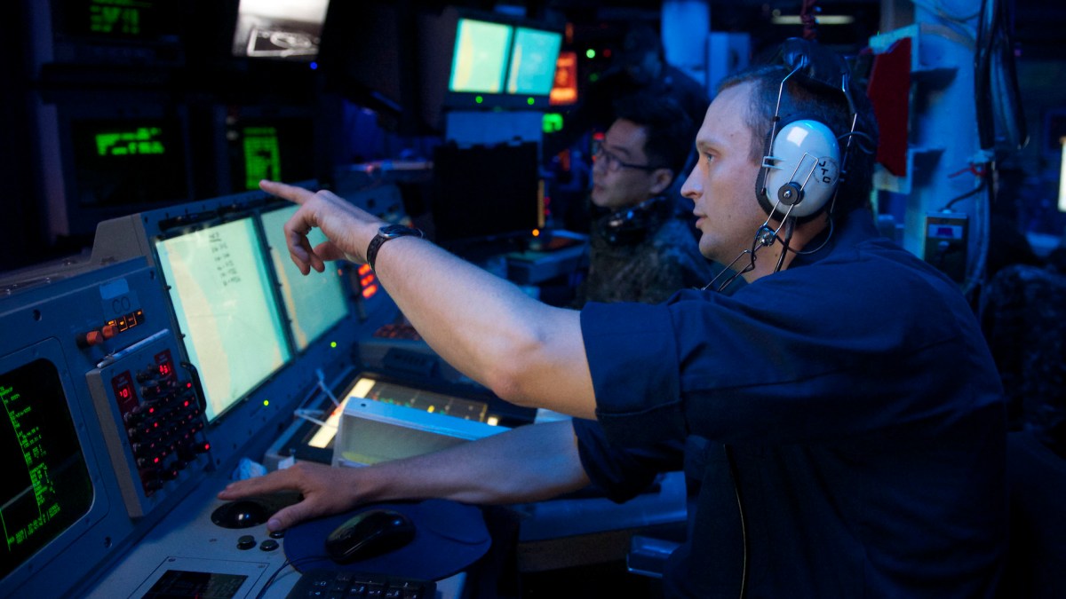 À l'intérieur du destroyer USS John S. McCain (DDG 56) en 2014 // Source : Flickr/CC/Naval Surface Warriors À l'intérieur du destroyer USS John S. McCain (DDG 56) en 2014 // Source : Flickr/CC/Naval Surface Warriors