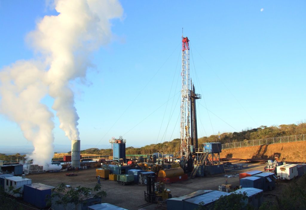 La géothermie fait partie des principales sources d'énergies renouvelables au Costa Rica. // Source : Flickr/CC/Enrique Madriz La géothermie fait partie des principales sources d'énergies renouvelables au Costa Rica. // Source : Flickr/CC/Enrique Madriz
