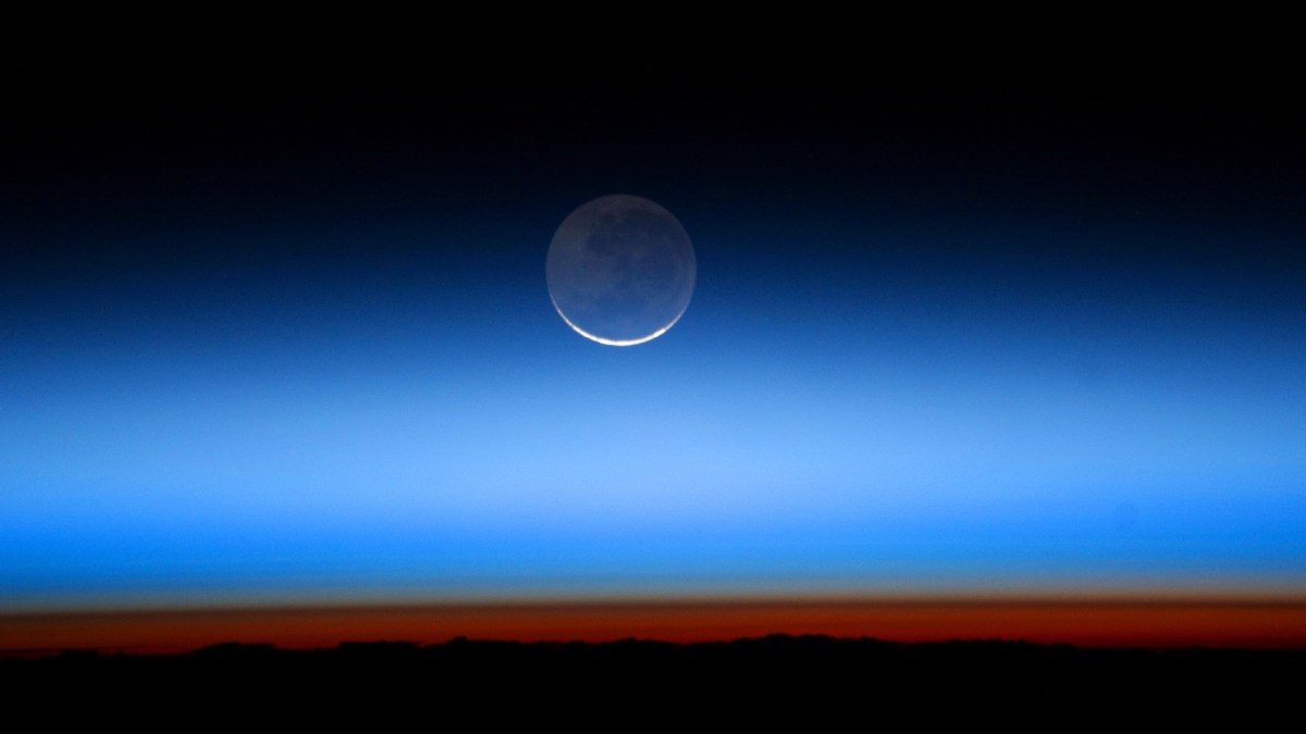 Un fin croissant de lune. // Source : Pxhere/Domaine public (photo recadrée) Un fin croissant de lune. // Source : Pxhere/Domaine public (photo recadrée)