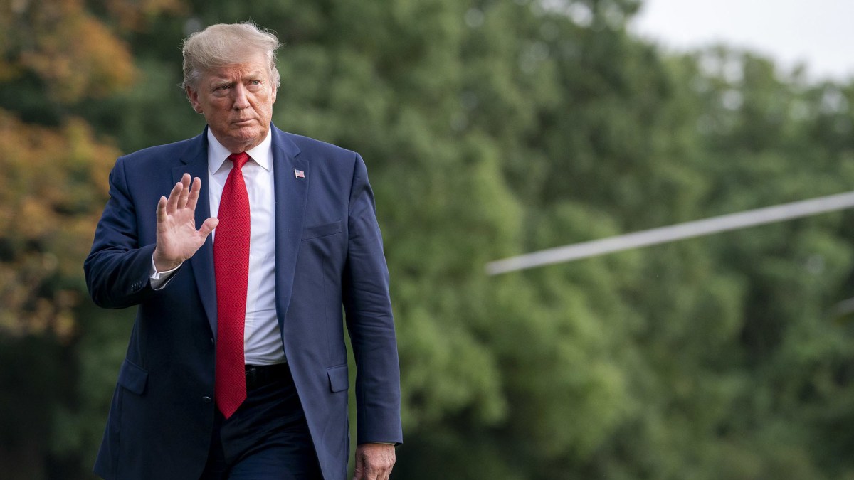Donald Trump, de retour d'une visite au Kentucky, en août 2019. // Source : Tia Dufour Donald Trump, de retour d'une visite au Kentucky, en août 2019. // Source : Tia Dufour