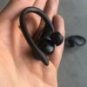 Écouteur gauche Powerbeats Pro // Source : Numerama Écouteur gauche Powerbeats Pro // Source : Numerama