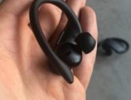 Écouteur gauche Powerbeats Pro // Source : Numerama