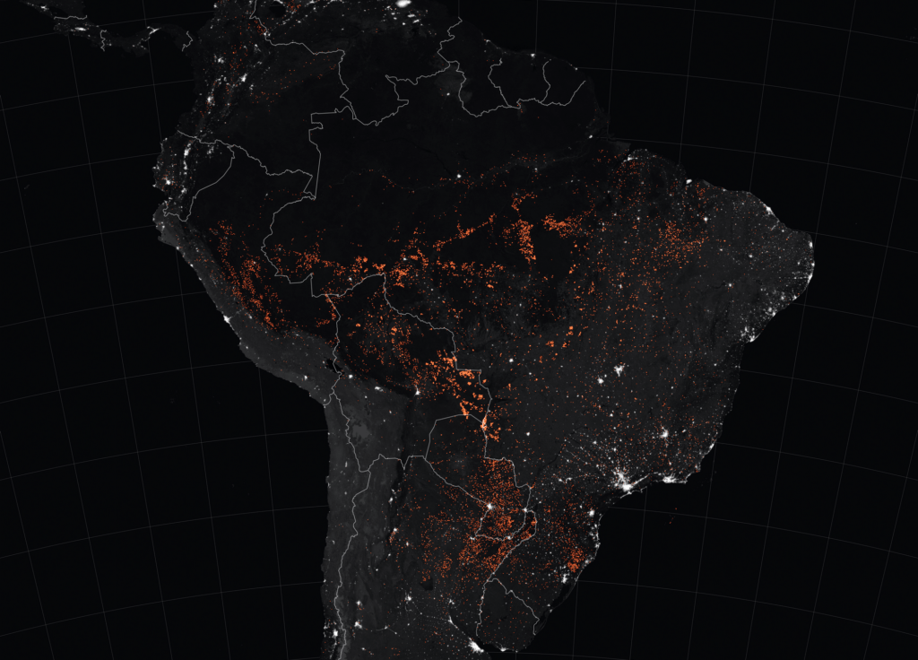 Carte des feus actifs détectés par la Nasa entre le 15 et le 22 août 2019. // Source : NASA Earth Observatory / Joshua Stevens Carte des feus actifs détectés par la Nasa entre le 15 et le 22 août 2019. // Source : NASA Earth Observatory / Joshua Stevens