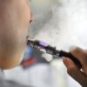 Une cigarette électronique // Source : Airman st Class Erica Crossen Une cigarette électronique // Source : Airman st Class Erica Crossen