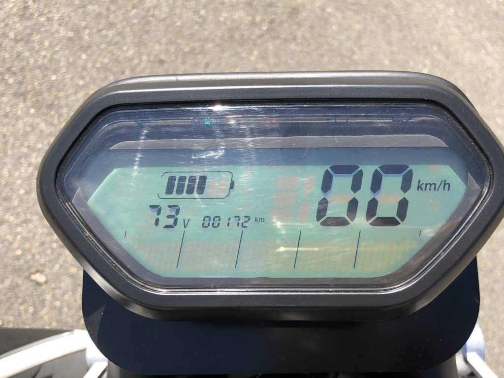 La moto e-roadster MAX de Easy Watts // Source : Marie Turcan pour Numerama La moto e-roadster MAX de Easy Watts // Source : Marie Turcan pour Numerama