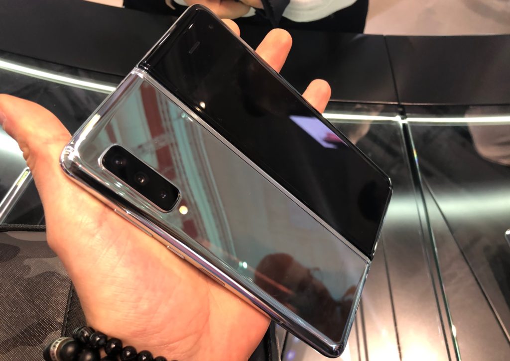 Arrière du Samsung Galaxy Fold // Source : Numerama Arrière du Samsung Galaxy Fold // Source : Numerama