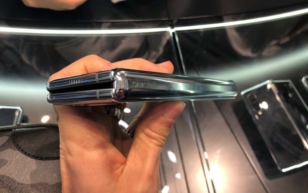 Charnière du Samsung Galaxy Fold // Source : Numerama Charnière du Samsung Galaxy Fold // Source : Numerama