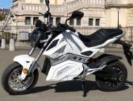 La moto e-roadster MAX de Easy Watts // Source : Marie Turcan pour Numerama