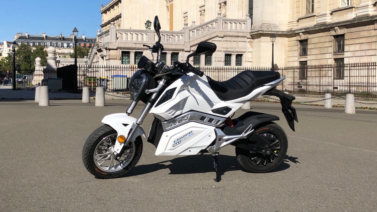 La moto e-roadster MAX de Easy Watts // Source : Marie Turcan pour Numerama La moto e-roadster MAX de Easy Watts // Source : Marie Turcan pour Numerama