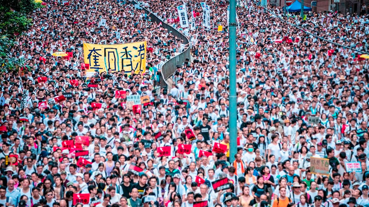 Une manifestation à Hong Kong. // Source : Wikipedia Une manifestation à Hong Kong. // Source : Wikipedia