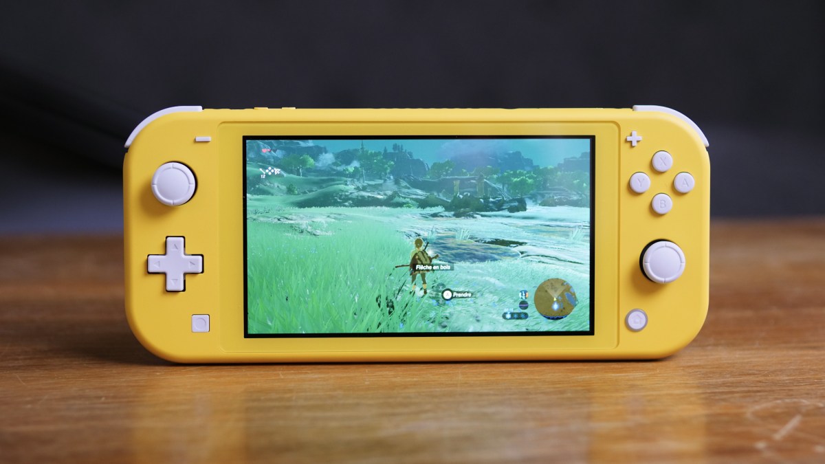 La Switch Lite de Nintendo // Source : Louise Audry pour Numerama La Switch Lite de Nintendo // Source : Louise Audry pour Numerama