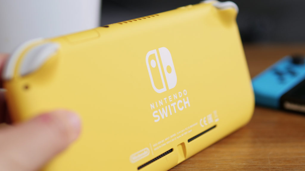 La Switch Lite de Nintendo // Source : Louise Audry pour Numerama La Switch Lite de Nintendo // Source : Louise Audry pour Numerama