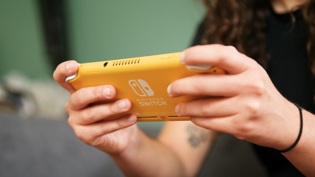 La Switch Lite de Nintendo // Source : Louise Audry pour Numerama La Switch Lite de Nintendo // Source : Louise Audry pour Numerama