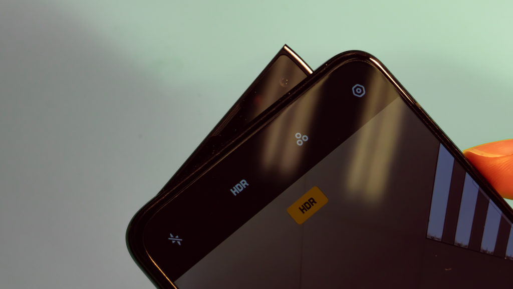 L'aileron de l'Oppo Reno 10x Zoom // Source : Léa Hamadi pour Numerama L'aileron de l'Oppo Reno 10x Zoom // Source : Léa Hamadi pour Numerama