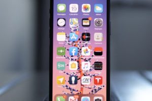 L'iPhone 11 Pro // Source : Louise Audry pour Numerama L'iPhone 11 Pro // Source : Louise Audry pour Numerama