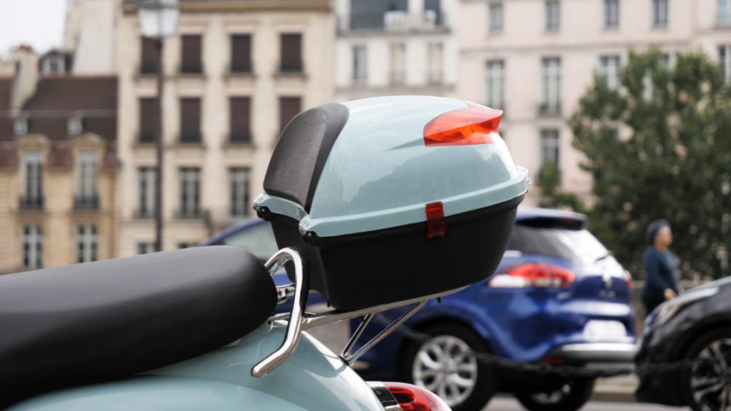 Le scooter Emma de Easy-Watts // Source : Louise Audry pour Vroom/Numerama Le scooter Emma de Easy-Watts // Source : Louise Audry pour Vroom/Numerama