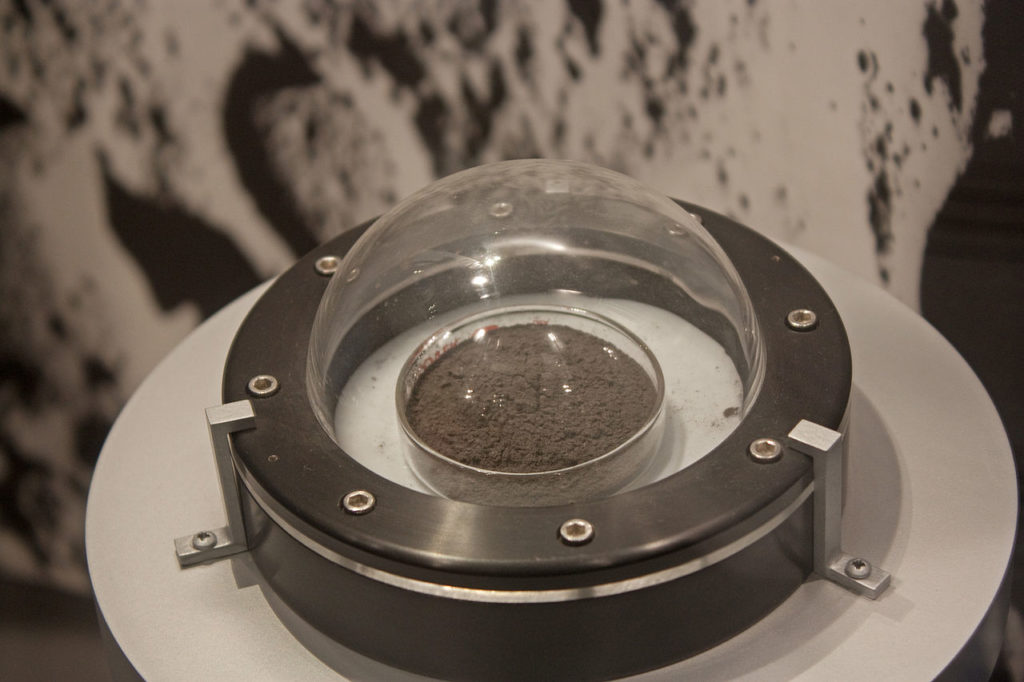 Du régolithe collecté durant la mission Apollo 17. // Source : Nasa Du régolithe collecté durant la mission Apollo 17. // Source : Nasa