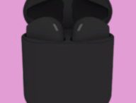 Des "AirPods noirs" se vendent sur le web. Oui, ils sont noirs. Mais ne sont pas des AirPods. // Source : Montage Numerama