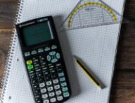 Une calculatrice TI 82. // Source : Max Pixel, CC0 Domaine public (photo recadrée) Une calculatrice TI 82. // Source : Max Pixel, CC0 Domaine public (photo recadrée)