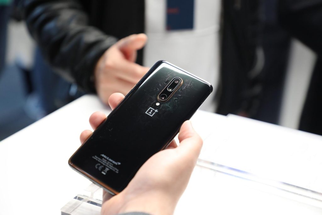 OnePlus 7T Pro Édition McLaren // Source : OnePlus OnePlus 7T Pro Édition McLaren // Source : OnePlus