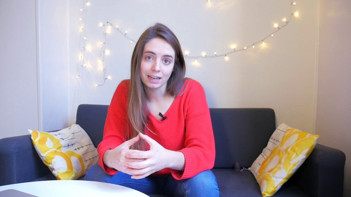 Extrait d'une vidéo d'Esther Reporter. // Source : Capture d'écran YouTube / Esther Reporter Extrait d'une vidéo d'Esther Reporter. // Source : Capture d'écran YouTube / Esther Reporter