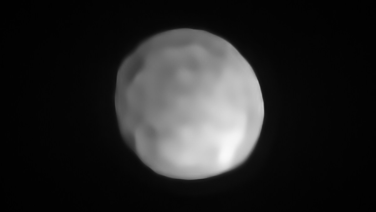 La nouvelle image d'Hygiea. // Source : ESO/P. Vernazza et al./MISTRAL algorithm (ONERA/CNRS) (photo recadrée) La nouvelle image d'Hygiea. // Source : ESO/P. Vernazza et al./MISTRAL algorithm (ONERA/CNRS) (photo recadrée)