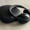 Casque Bose Headphones 700 et sa pochette // Source : Numerama