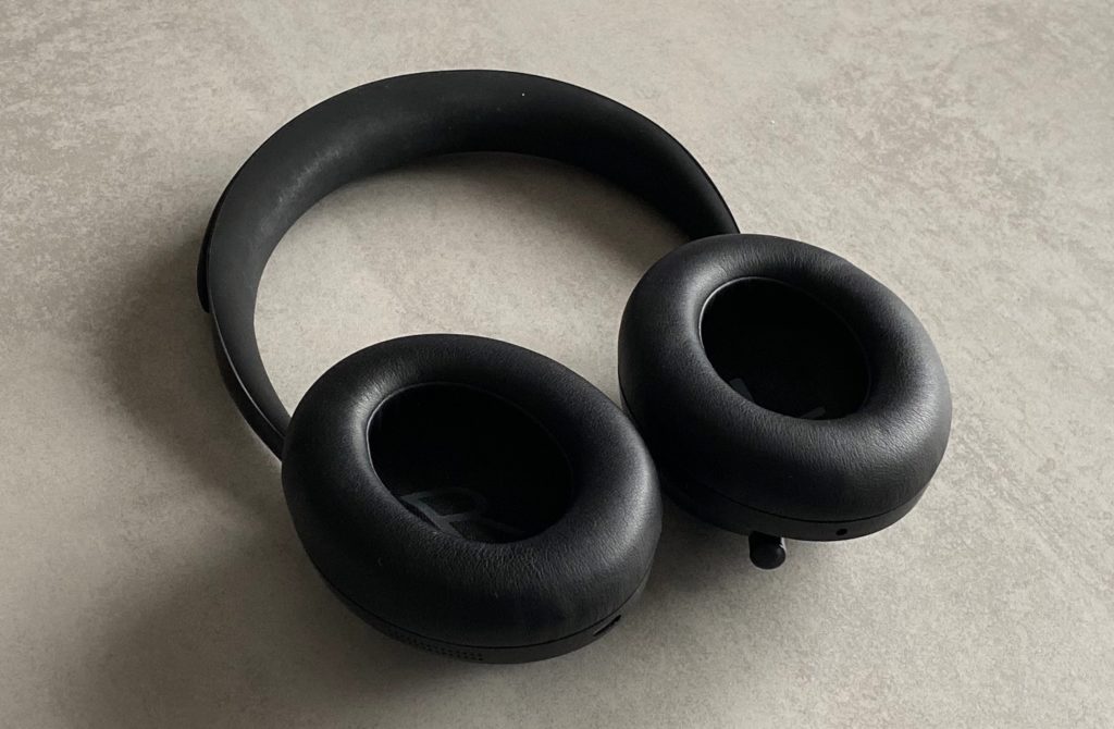 Casque Bose Headphones 700 (vue intérieure) // Source : Numerama Casque Bose Headphones 700 (vue intérieure) // Source : Numerama