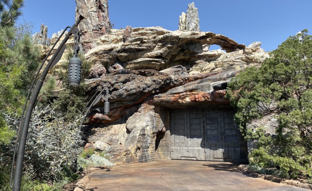 Zone Galaxy’s Edge Star Wars du parc Disney de Californie // Source : Maxime Claudel / Numerama Zone Galaxy’s Edge Star Wars du parc Disney de Californie // Source : Maxime Claudel / Numerama