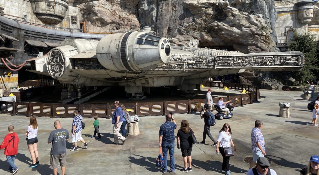 Zone Galaxy’s Edge Star Wars du parc Disney de Californie // Source : Maxime Claudel / Numerama Zone Galaxy’s Edge Star Wars du parc Disney de Californie // Source : Maxime Claudel / Numerama