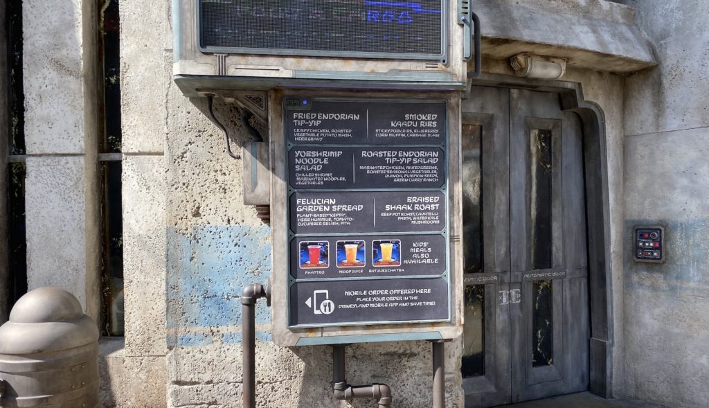 Zone Galaxy’s Edge Star Wars du parc Disney de Californie // Source : Maxime Claudel / Numerama Zone Galaxy’s Edge Star Wars du parc Disney de Californie // Source : Maxime Claudel / Numerama