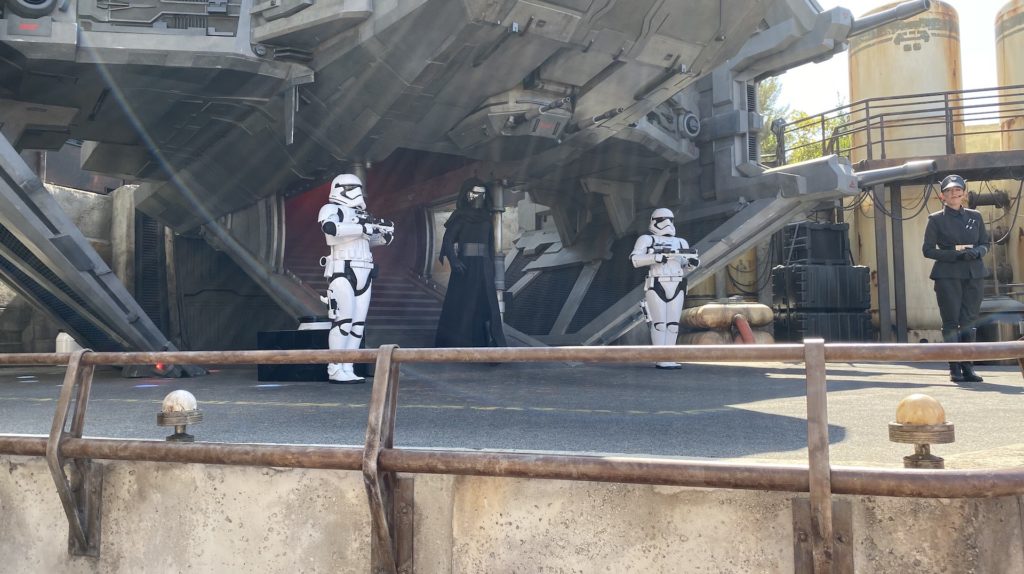 Zone Galaxy’s Edge Star Wars du parc Disney de Californie // Source : Maxime Claudel / Numerama Zone Galaxy’s Edge Star Wars du parc Disney de Californie // Source : Maxime Claudel / Numerama