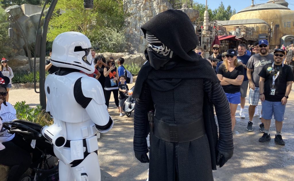 Zone Galaxy’s Edge Star Wars du parc Disney de Californie // Source : Maxime Claudel / Numerama Zone Galaxy’s Edge Star Wars du parc Disney de Californie // Source : Maxime Claudel / Numerama