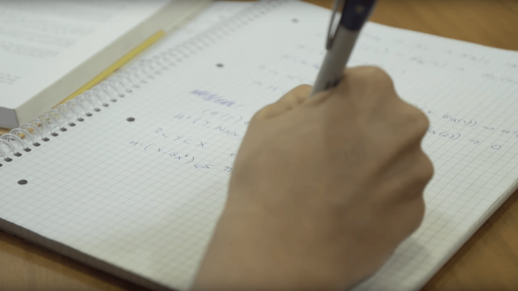 Il existe plusieurs associations pour défendre la place des femmes dans les maths, comme Femmes et Mathématiques en France, ou à l'international le Committee for Women in Mathematics. // Source : Capture Youtube / World Women in Mathematics Il existe plusieurs associations pour défendre la place des femmes dans les maths, comme Femmes et Mathématiques en France, ou à l'international le Committee for Women in Mathematics. // Source : Capture Youtube / World Women in Mathematics